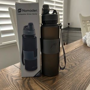 Nomader Collapsible Water Bottle - LeakProof Twist Cap BPAFree 22 oz Cool Gray